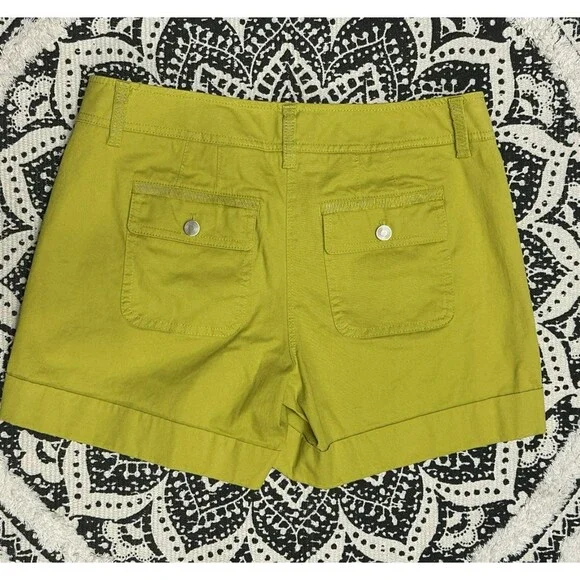 White House Black Market Shorts Womens Size 4 Ribbon Trim Cuff Tab Green Preppy - Picture 2 of 16